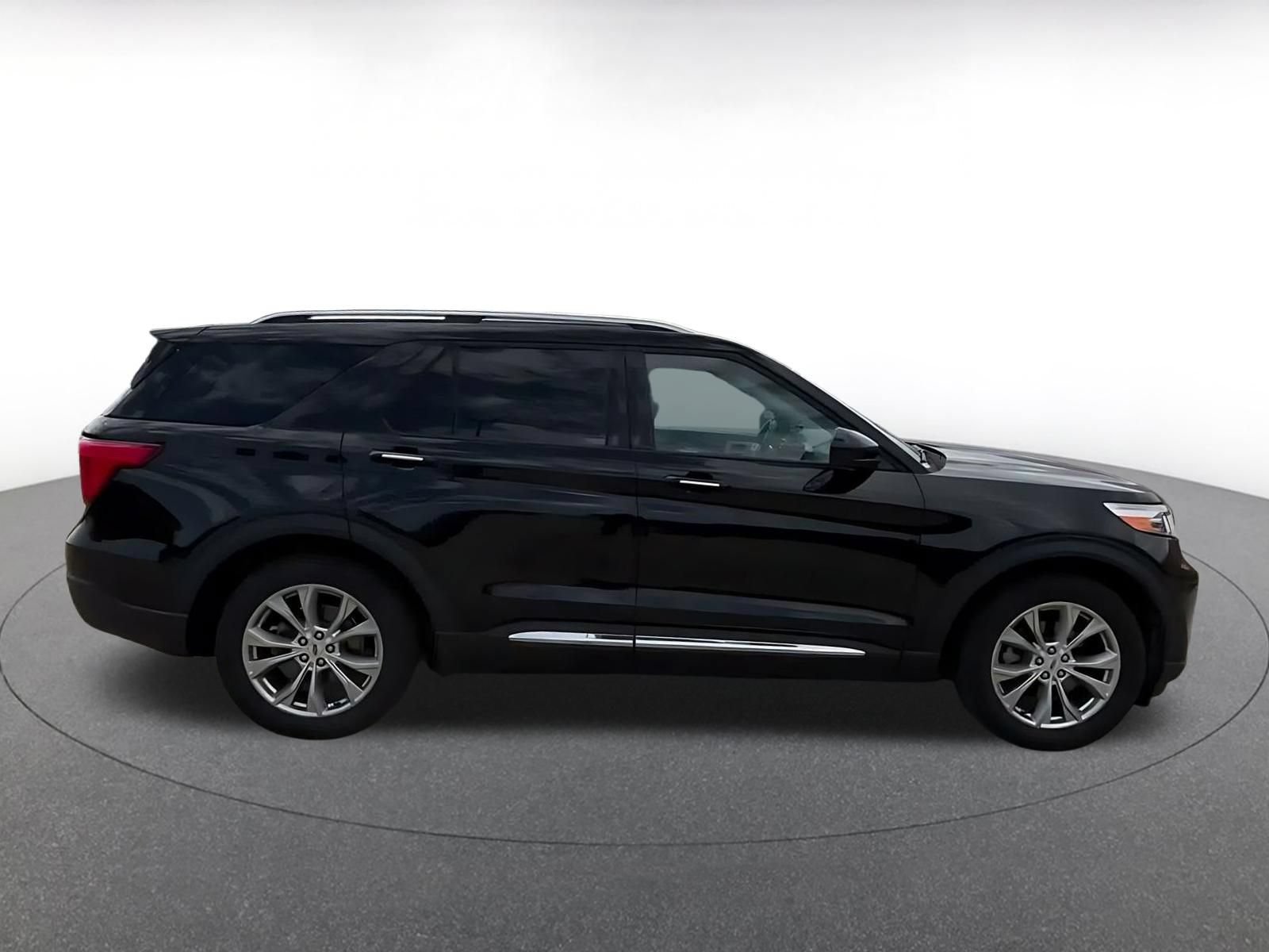 Used 2024 Ford Explorer Limited RWD image 15