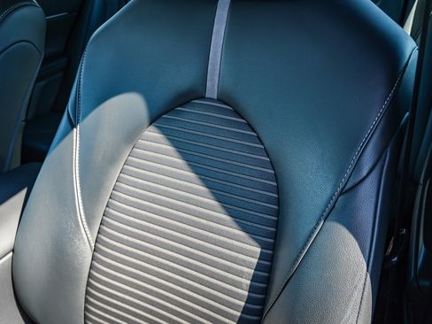 Used 2021 Toyota Camry SE w/ Carpet Mat Package (TMS) FWD image 28