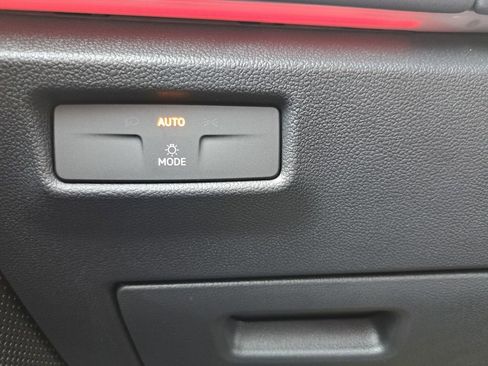 New 2026 Volkswagen Tiguan SE image 15