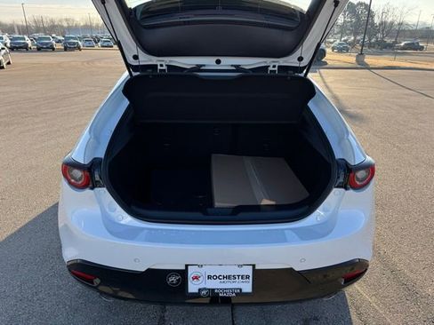 New 2026 MAZDA MAZDA3 Hatchback w/Premium Plus Pkg image 38