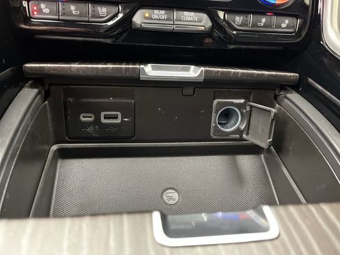 Certified 2021 GMC Yukon Denali w/ Denali Premium Package image 28