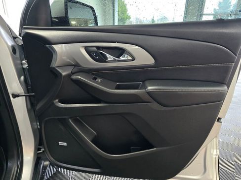 Used 2021 Chevrolet Traverse RS image 45
