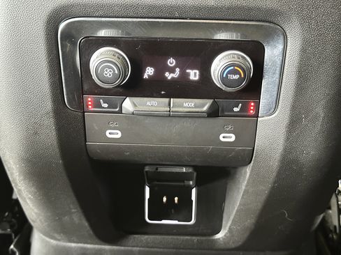 Used 2022 Chevrolet Tahoe LT w/ LT Signature Package image 35