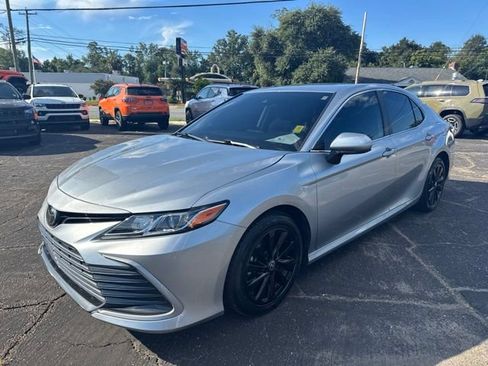 Used 2024 Toyota Camry LE FWD image 7