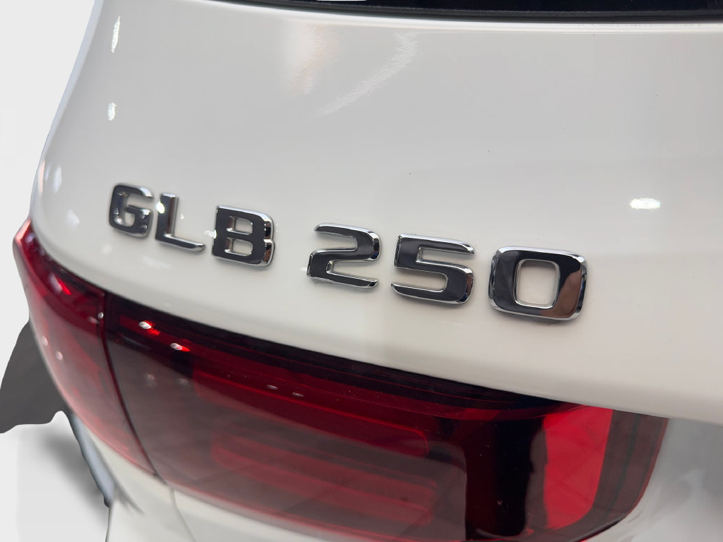 Used 2025 Mercedes-Benz GLB 250 w/ Exclusive Package image 25