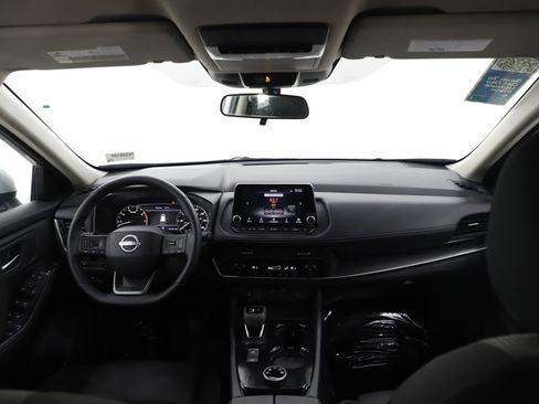 Used 2025 Nissan Rogue SV image 13