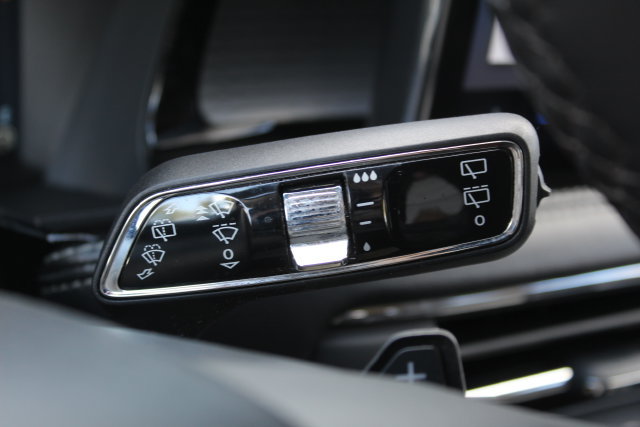 Certified 2023 Lincoln Corsair AWD image 19
