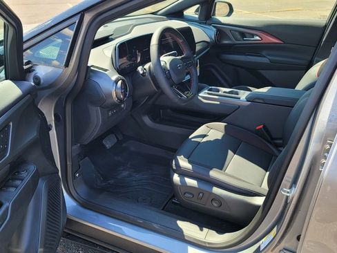 New 2025 Chevrolet Equinox EV RS w/ Convenience Package II image 18