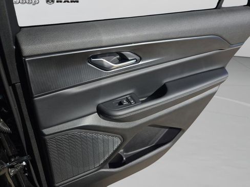 New 2025 Jeep Grand Cherokee L Laredo w/ Luxury Tech Group I RWD image 28