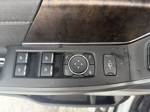 Used 2023 Ford F350 Lariat w/ Chrome Package image 20