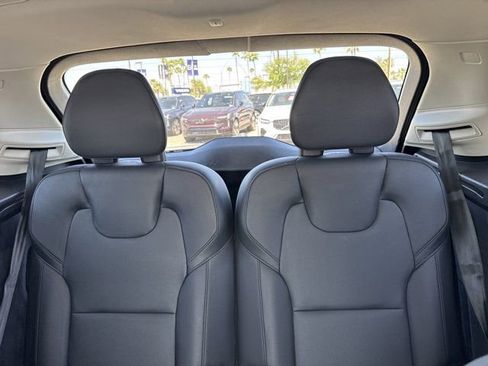 Used 2023 Volvo XC90 T8 Plus image 22