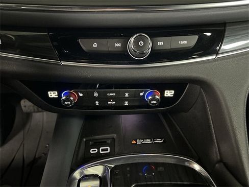 Used 2023 Buick Enclave Essence w/ Sport Touring Edition image 17