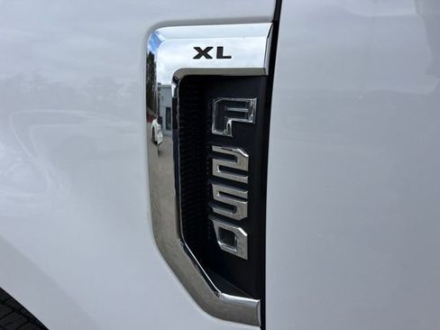 Used 2020 Ford F250 XL w/ Power Equipment Group AWD/4WD image 9
