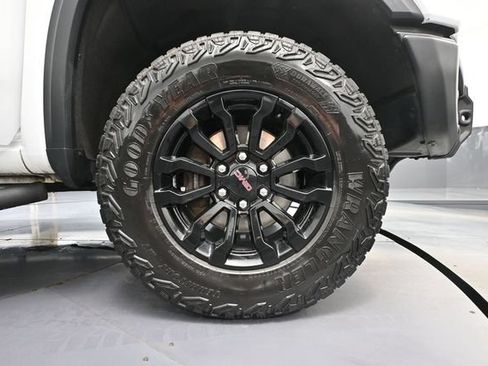 Used 2023 GMC Sierra 1500 AT4X AWD/4WD image 17