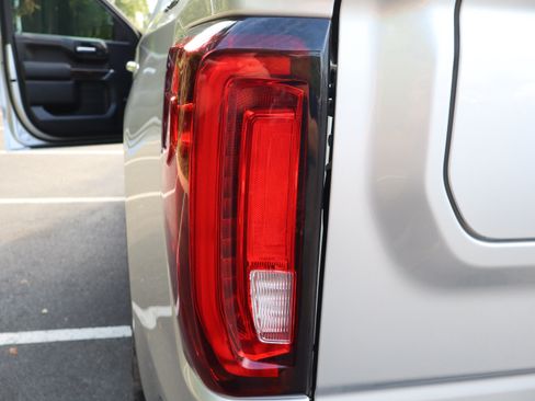 Used 2019 GMC Sierra 1500 SLT w/ SLT Premium Package AWD/4WD image 54