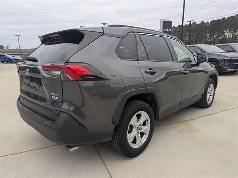 Used 2019 Toyota RAV4 XLE image 3
