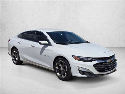 Used 2022 Chevrolet Malibu LT image 3