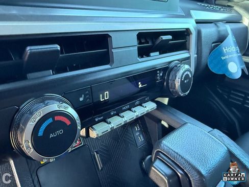 Used 2024 Toyota Tacoma TRD Off-Road w/ TRD Off Road Upgrade Package AWD/4WD image 25