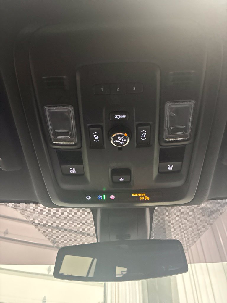 Used 2021 GMC Yukon SLT w/ SLT Premium Package AWD/4WD image 30