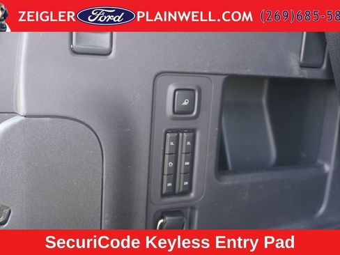 Used 2025 Ford Expedition Active AWD/4WD image 11