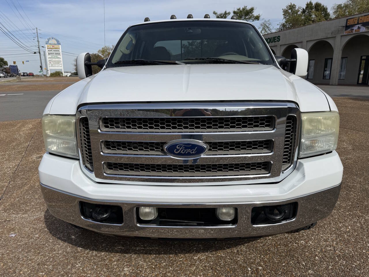 Used 2005 Ford F350 Lariat AWD/4WD image 2