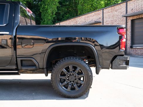 Used 2022 Chevrolet Silverado 2500 High Country w/ Technology Package AWD/4WD image 5