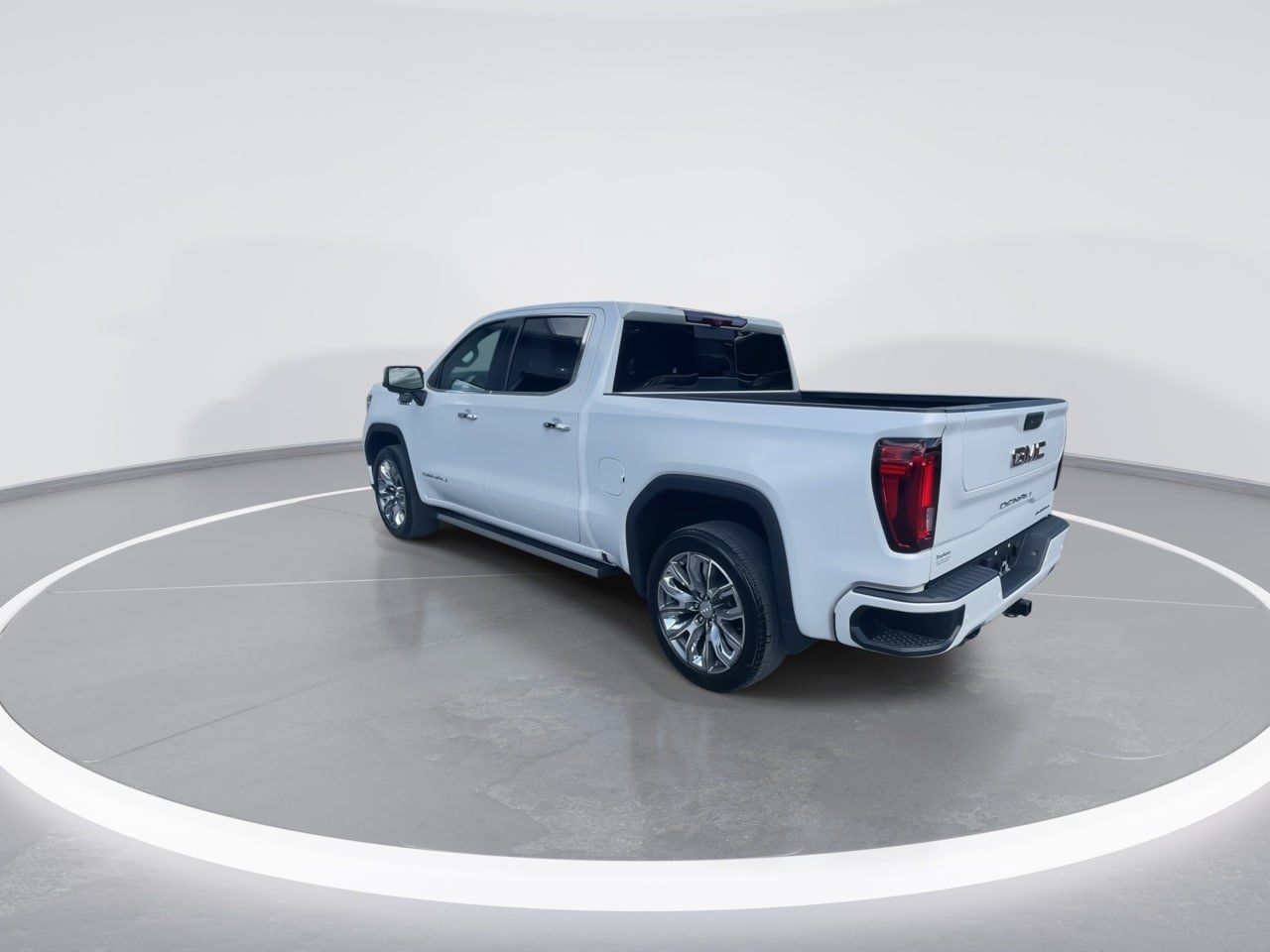 Used 2023 GMC Sierra 1500 Denali w/ Denali Reserve Package AWD/4WD image 13