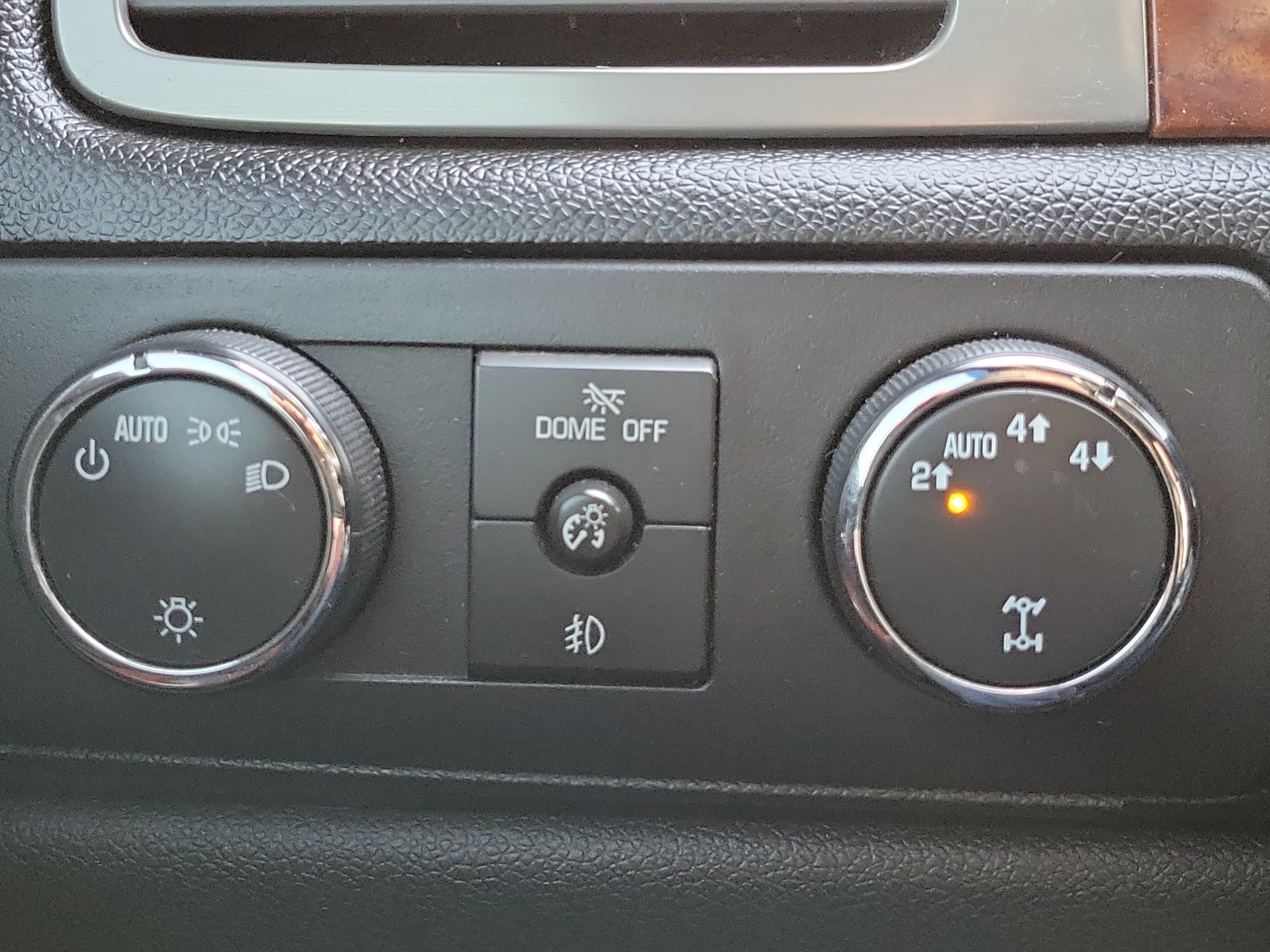 Used 2011 Chevrolet Avalanche LS w/ Regional Value Package AWD/4WD image 28