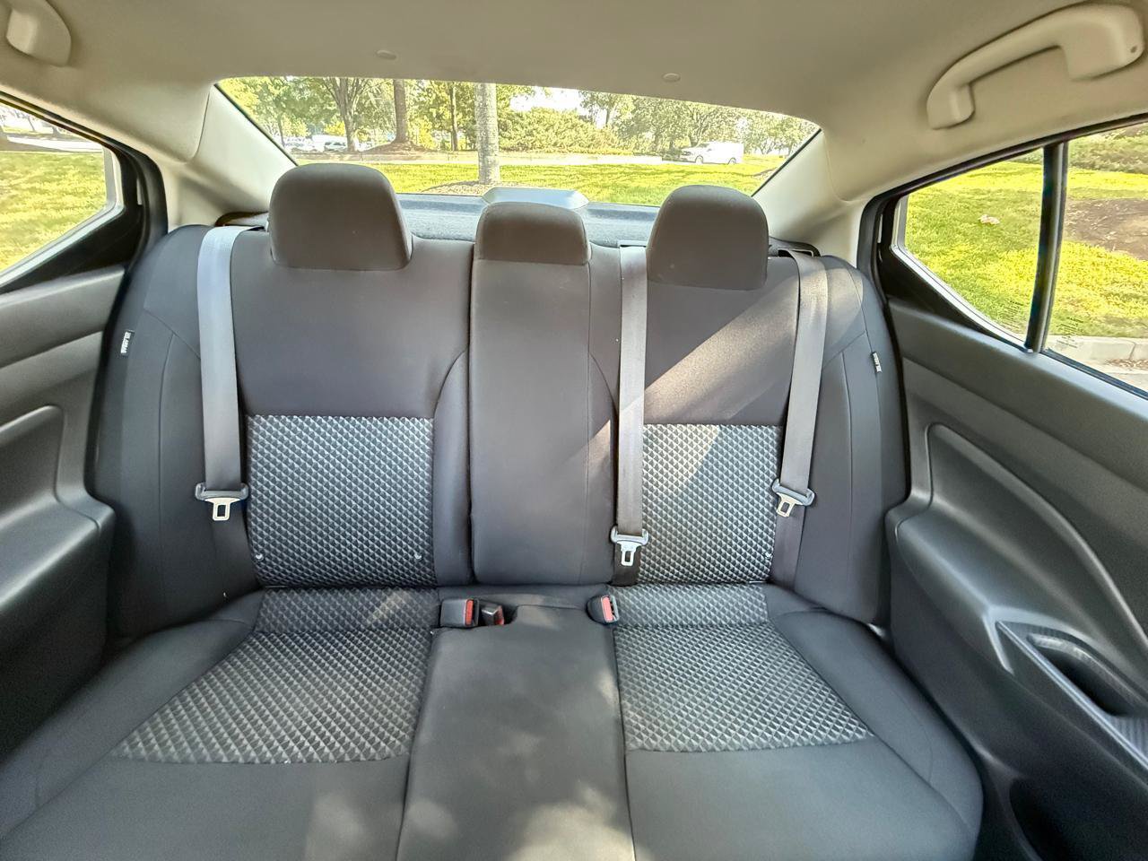 Used 2020 Nissan Versa S FWD image 17
