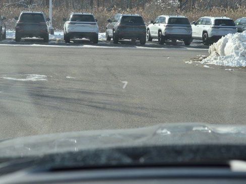 Used 2024 Jeep Wagoneer Series III image 42