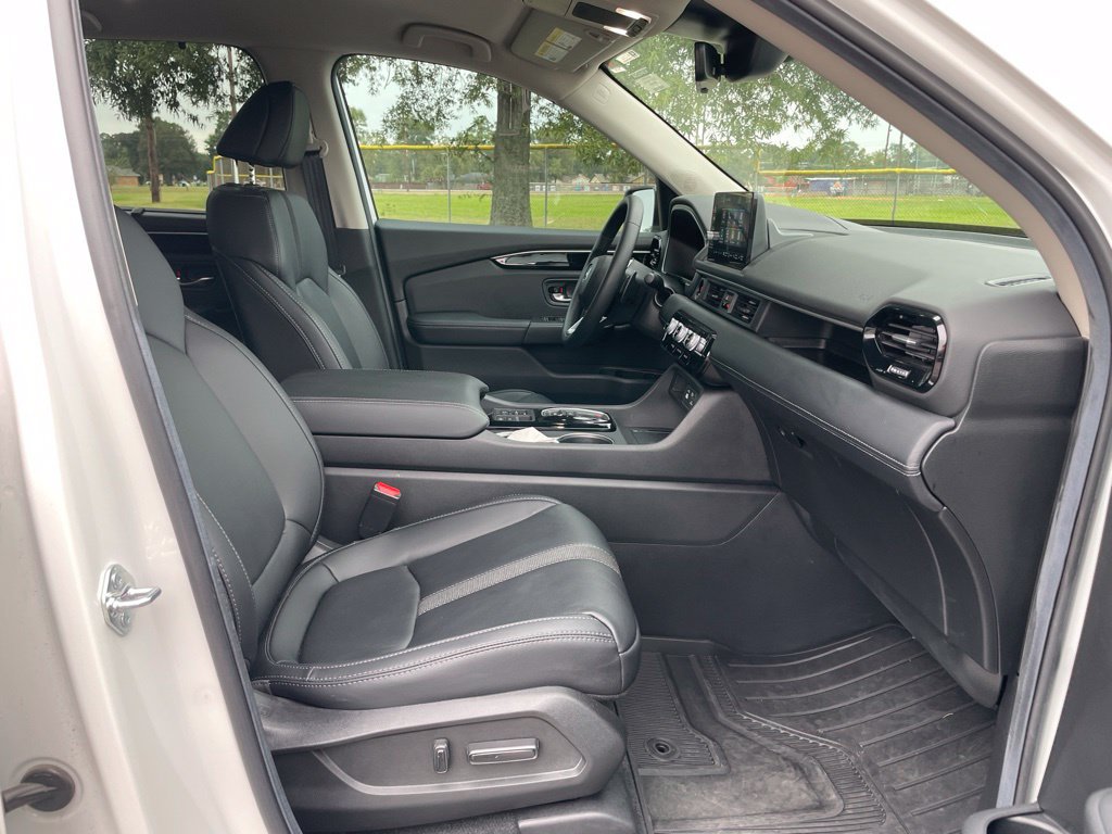 Used 2025 Honda Pilot EX-L image 17