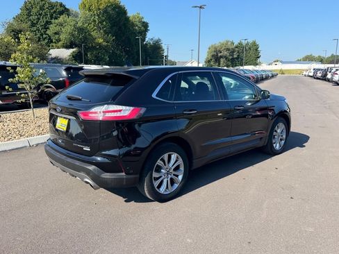Used 2019 Ford Edge Titanium w/ Equipment Group 301A AWD/4WD image 3