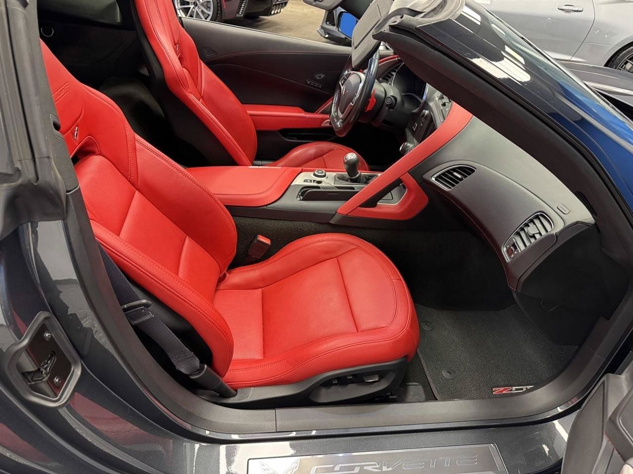 Used 2017 Chevrolet Corvette Z06 w/ Z07 Performance Package RWD image 22