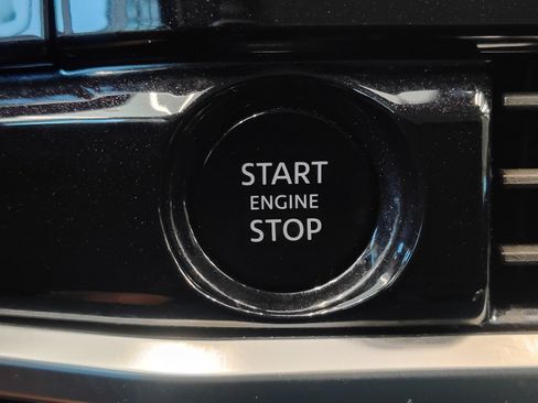 Used 2025 Nissan Pathfinder SV w/ Cargo Package FWD image 33