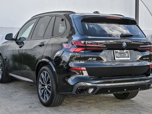 Used 2024 BMW X5 xDrive40i w/ M Sport Package AWD/4WD image 10