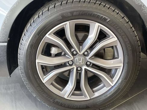 Used 2021 Honda CR-V Touring image 11