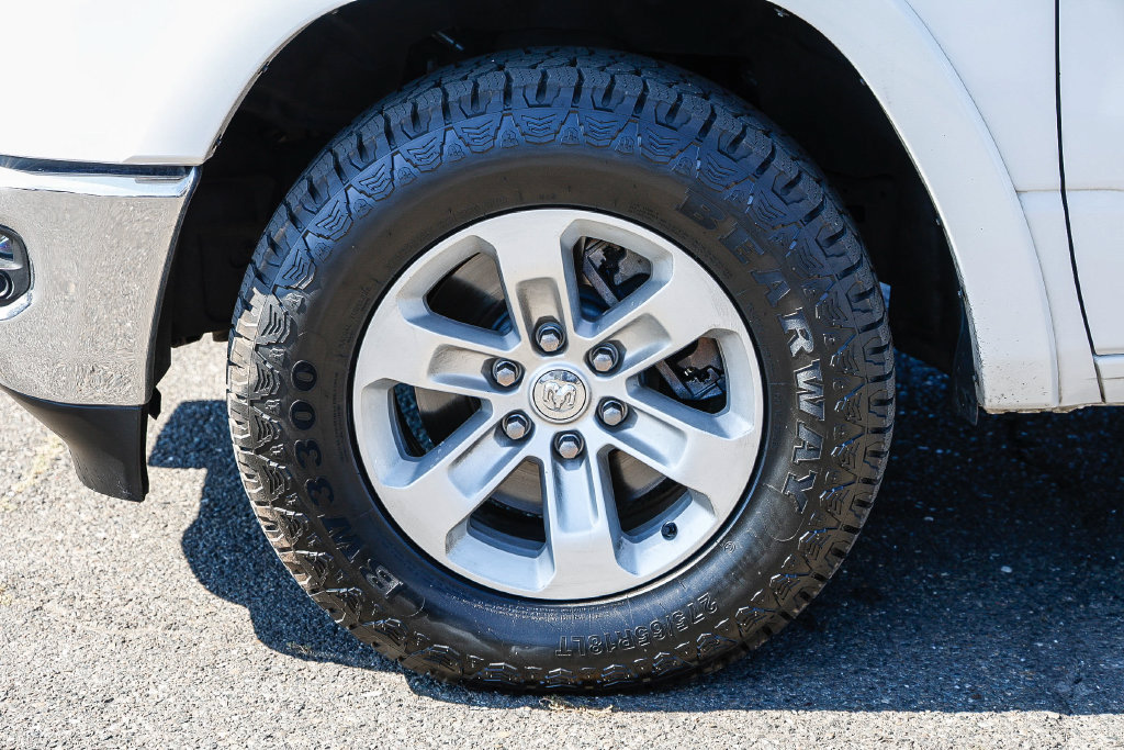 Used 2019 RAM 1500 Laramie AWD/4WD image 9