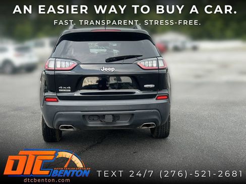 Used 2021 Jeep Cherokee Latitude Lux w/ Comfort/Convenience Group AWD/4WD image 4