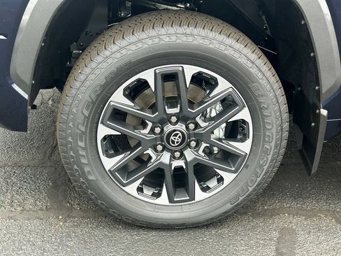 New 2026 Toyota Tundra Limited AWD/4WD image 32