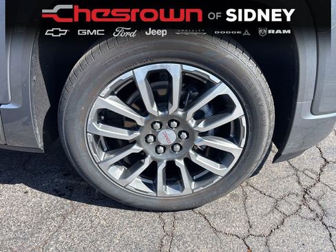 Used 2021 GMC Acadia Denali w/ Denali Ultimate Package AWD/4WD image 12