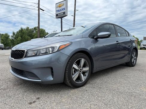 Used 2018 Kia Forte S FWD image 2