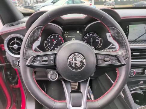 Used 2023 Alfa Romeo Stelvio Estrema image 26