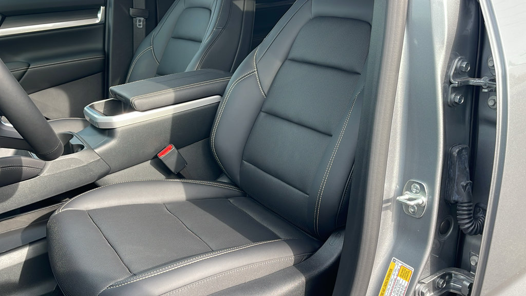 New 2027 GMC Terrain Elevation w/ Elevation Premium Package FWD image 11