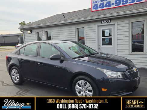 Used 2014 Chevrolet Cruze LS FWD image 1