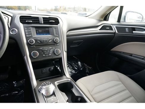 Used 2018 Ford Fusion S image 22