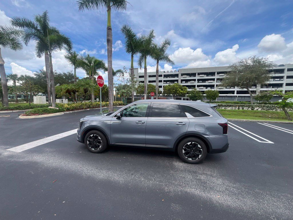 Used 2024 Kia Sorento S FWD image 7