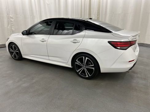 Used 2022 Nissan Sentra SR w/ SR Premium Package FWD image 3