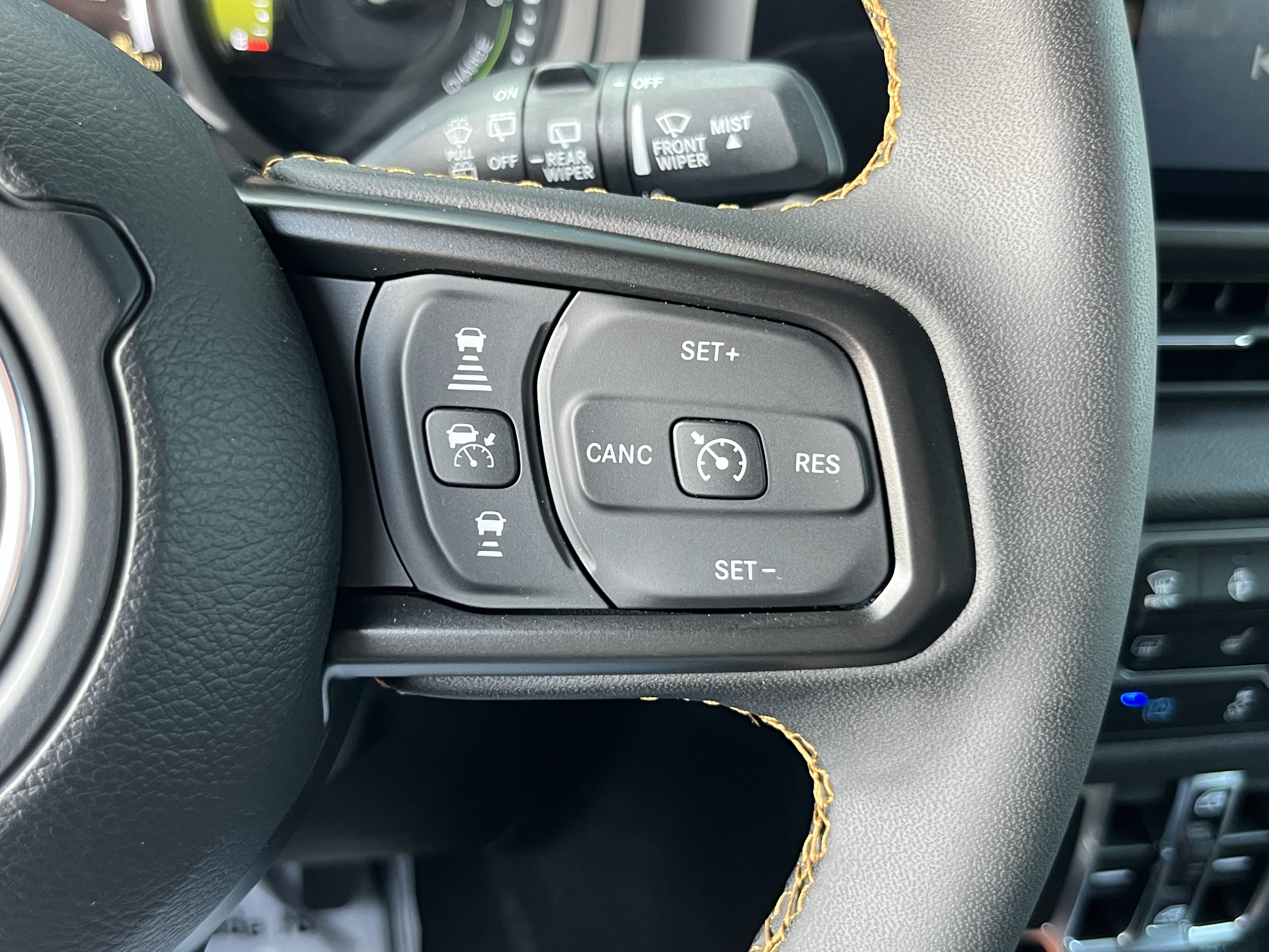 Used 2024 Jeep Wrangler Unlimited AWD/4WD image 27
