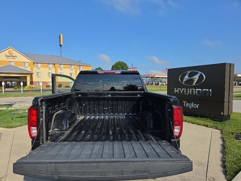 Used 2021 GMC Sierra 1500 Elevation AWD/4WD image 16