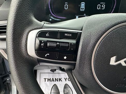 Used 2025 Kia Sportage LX image 21